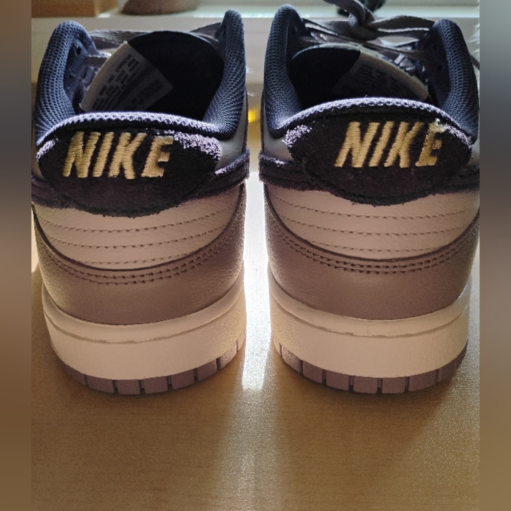 Nike Men’s Athletic Shoes Gray and Purple Low-Top Sneakers - Picture 11 of 12